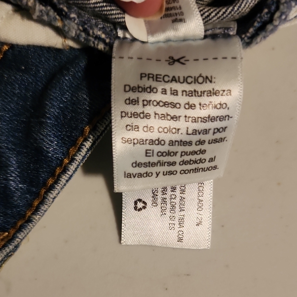 Universal Thread Blue High-Waisted Jean Shorts - Picture 4 of 12